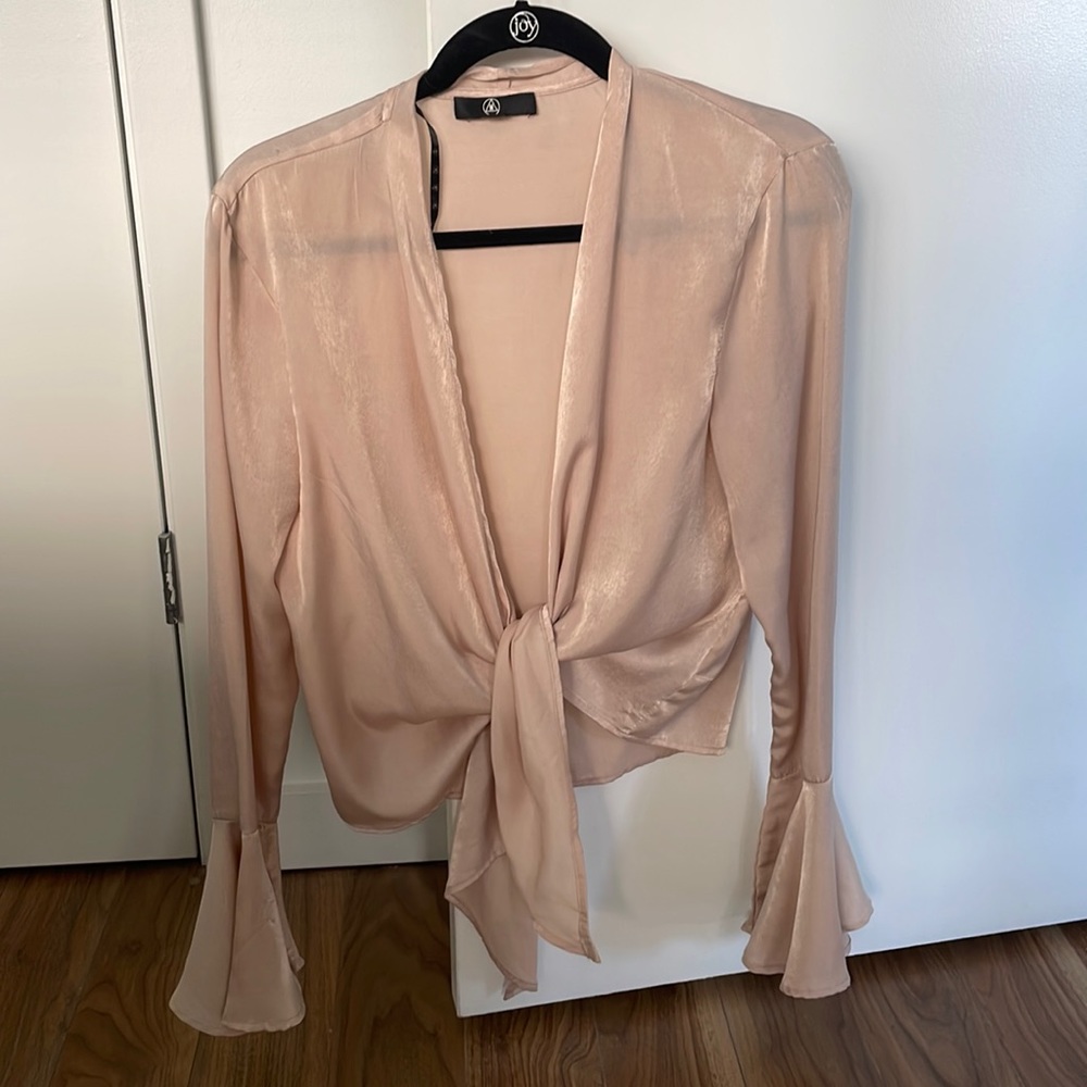 Silky Tie shirt from Missguided. Size 2!